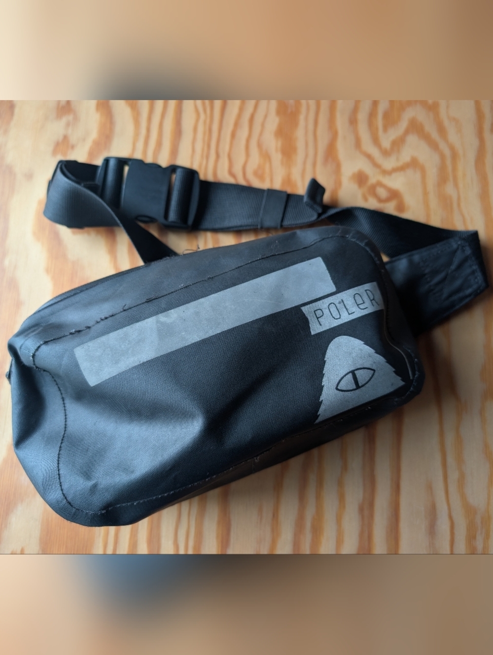 Poler High & Dry Waterproof Rover Fanny Pack Crossbody Bag Black 4l - Picture 3 of 6